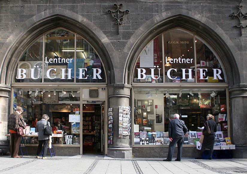 UNSERE DIORAMA-KARTEN IN DER ÄLTESTEN BUCHHANDLUNG BAYERNS